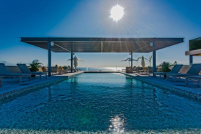 LOCATION!! - 2 BDR - LUXURY Rooftop - SEA VIEWS - POOL - (sng)